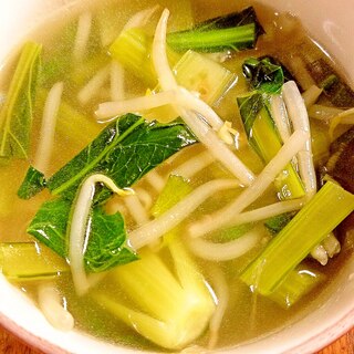 ニンニクでスタミナ＆節約　もやしと小松菜のスープ